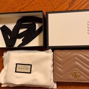 Gucci Beige Leather Card Holder with Gold Logo